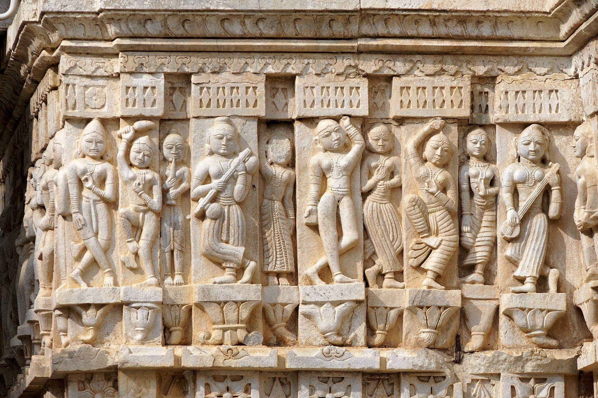 Carved figures on the walls of Jagdish Temple, Udaipur